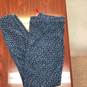 Spanx navy leopard print leggings. EUC size large